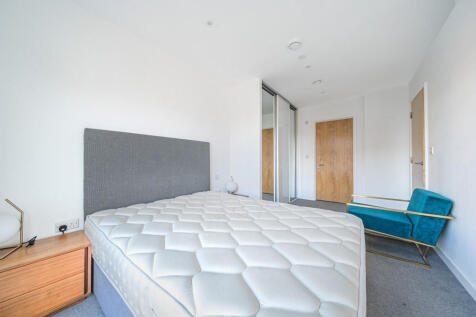 1385345-4-6926d8a...