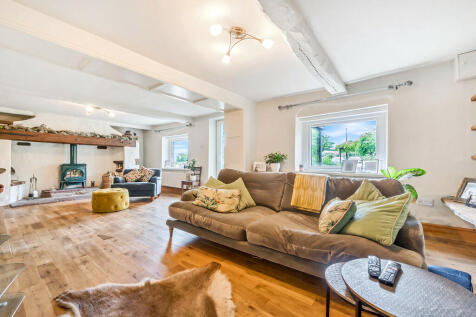 Living / Dining R...