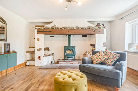 Living / Dining R...