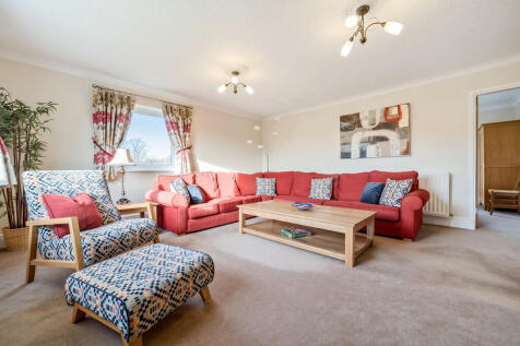Lounge / Bedroom ...