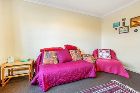 Living / Dining R...