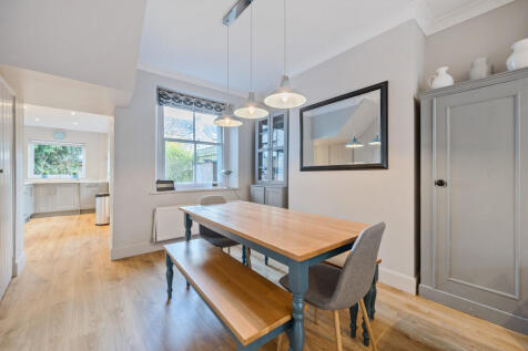 Living Room / Din...