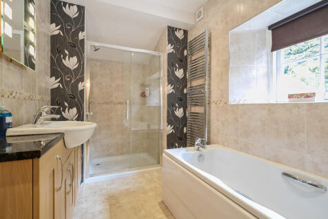 Farmhouse Bathroo...