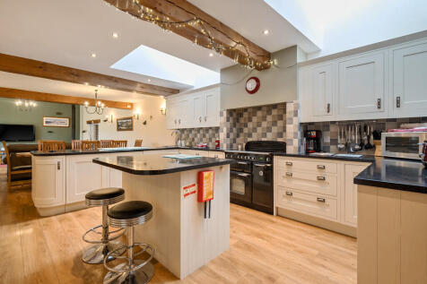 The Barn Living R...