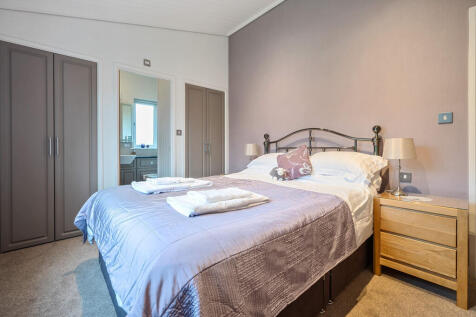 Calf How Bedroom ...