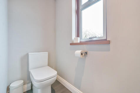 Pool Room WC