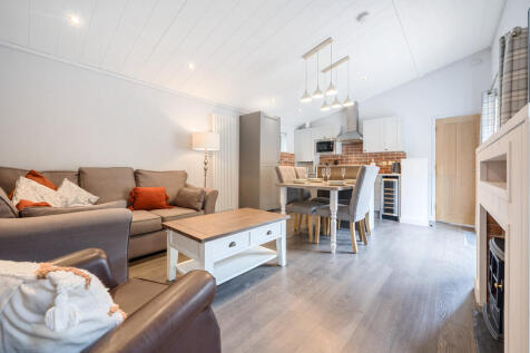 Open Plan Sitting...