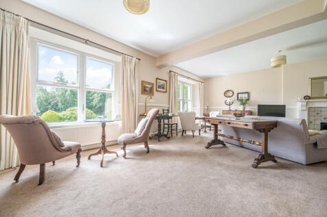 Living / Dining R...