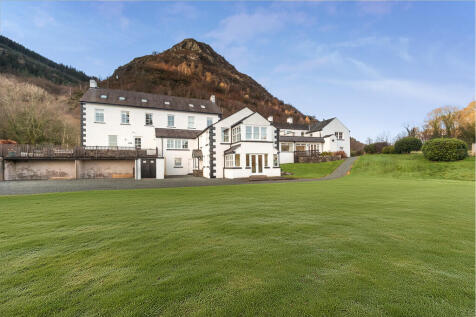 Communial Grounds