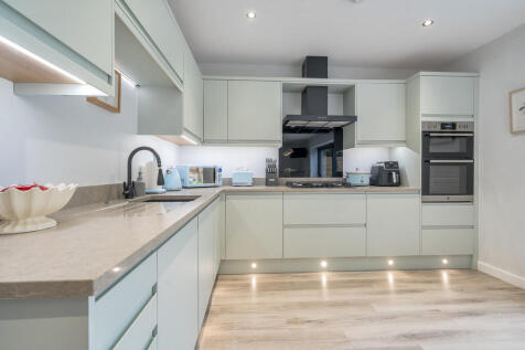 Open Plan Sitting...