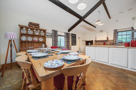 Open Plan Dining ...