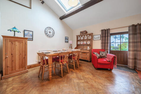 Open Plan Dining ...