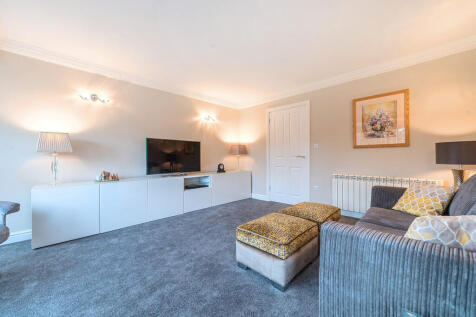 Living / Dining R...