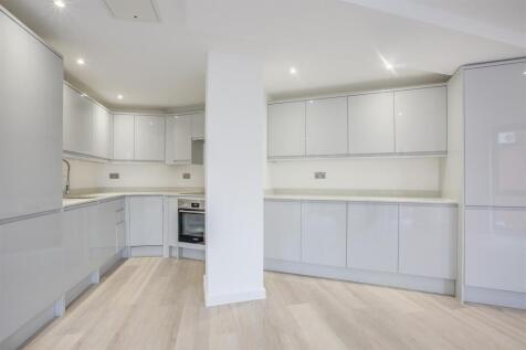 Flat 10, 17-19 Frogmoor, HP13 5DQ-2.jpg