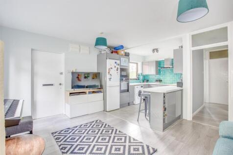 Living/Kitchen Area
