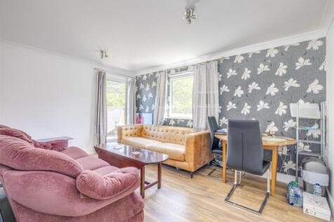 Living/Dining Area