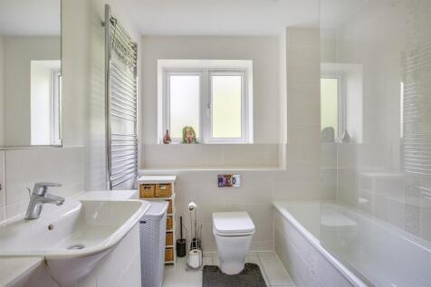 Family Bathroom.