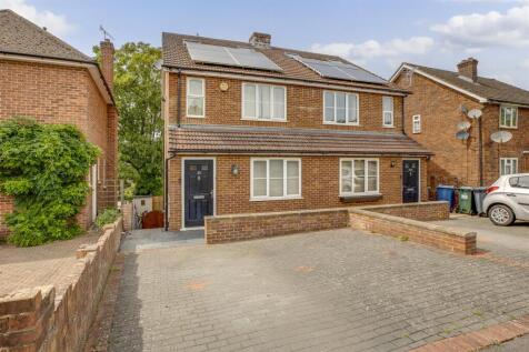 35 Hampden Road, HP13 6SZ NEW-1.jpg