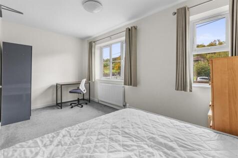 Room 4 (2).jpg