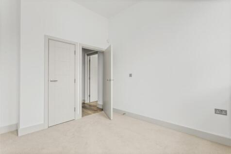 Flat 5, Harlow House, Harlow Road, HP13 6AA-5.jpg