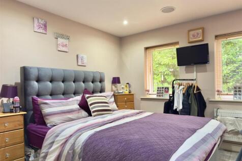10 Skyline Mews (1).jpeg