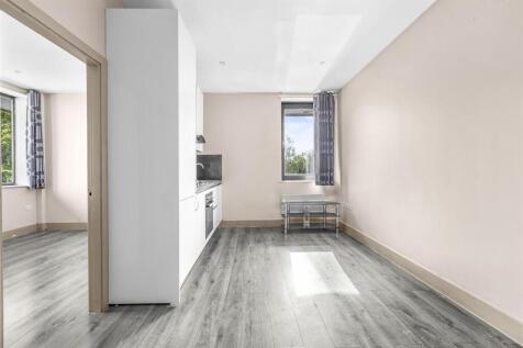 Flat 41 Cube House, HP22 5TB-8.jpg