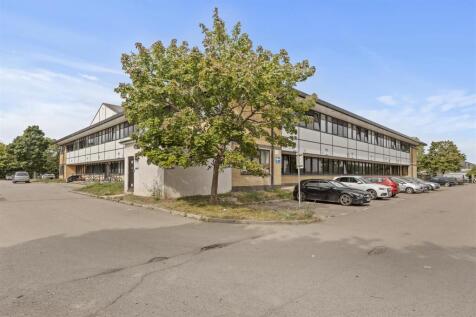 38 Cube House, Quilters Way, HP22 5TB-8.jpg