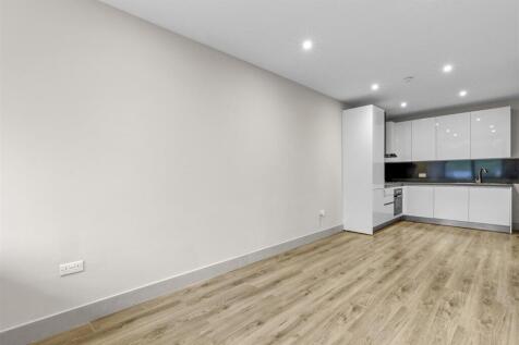 8 Cube House, Quilters Way, HP22 5TB-5.jpg