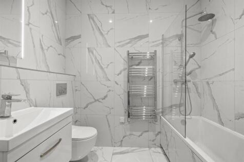 8 Cube House, Quilters Way, HP22 5TB-2.jpg