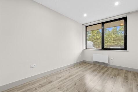 8 Cube House, Quilters Way, HP22 5TB-1.jpg