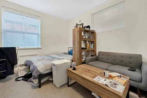 Bedroom/Reception