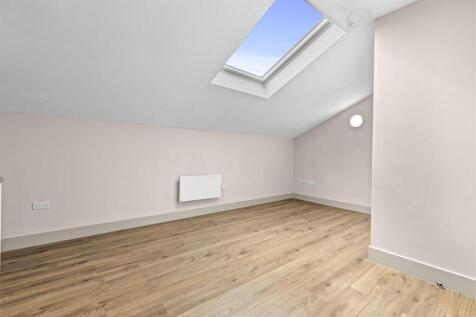 38 Cube House, Quilters Way, HP22 5TB-5.jpg