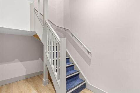 38 Cube House, Quilters Way, HP22 5TB-7.jpg