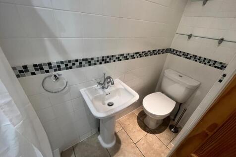 Ground Floor Bathroo