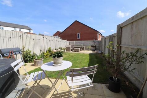 Nason way- patio.JPG