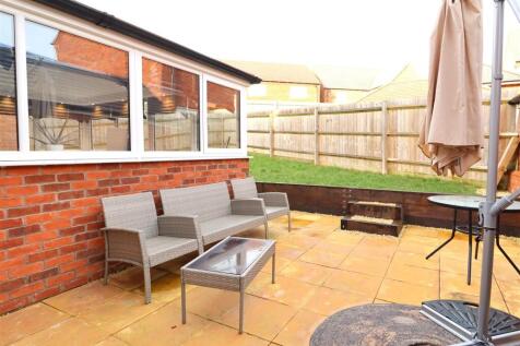 Patio- Rowett.JPG