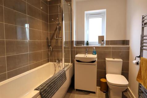Bathroom- Rowett.JPG