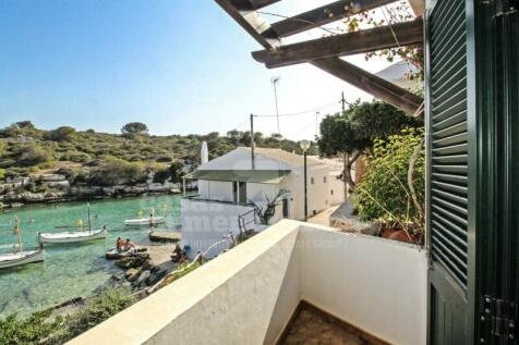 House with sea views in Alcaufar