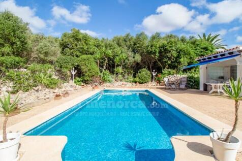 Villa in Trebaluger with pool