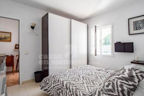Bedroom Villa in Trebaluger