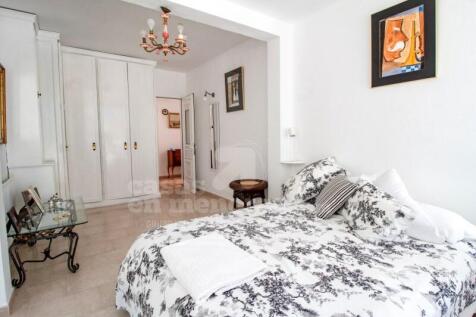 Bedroom Villa in Trebaluger