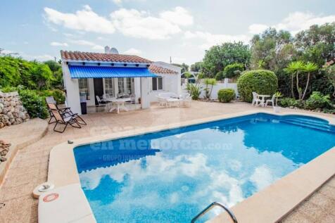 Villa with pool in Trebaluger