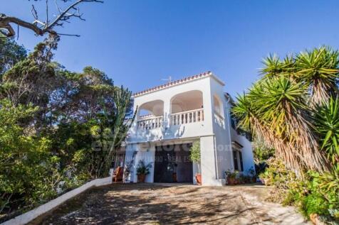 House near the sea in Menorca