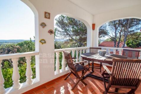 House near the sea in Menorca