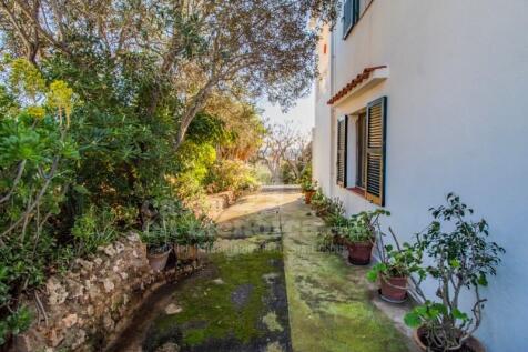 House near the sea in Menorca