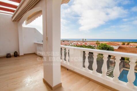 Villa with sea views Son Bou