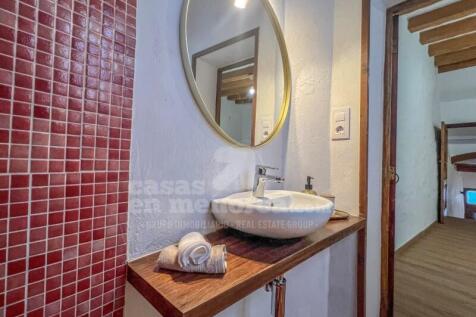 House in Alaior - En-suite bathroom