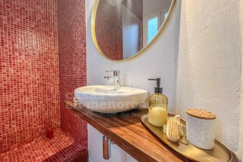 House in Alaior - En-suite bathroom