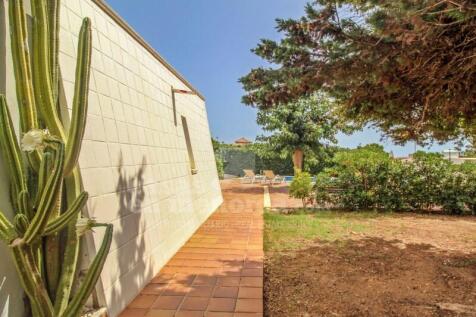 Villa with tourist license in Son Vilar