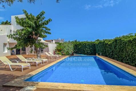 Villa with tourist license in Son Vilar